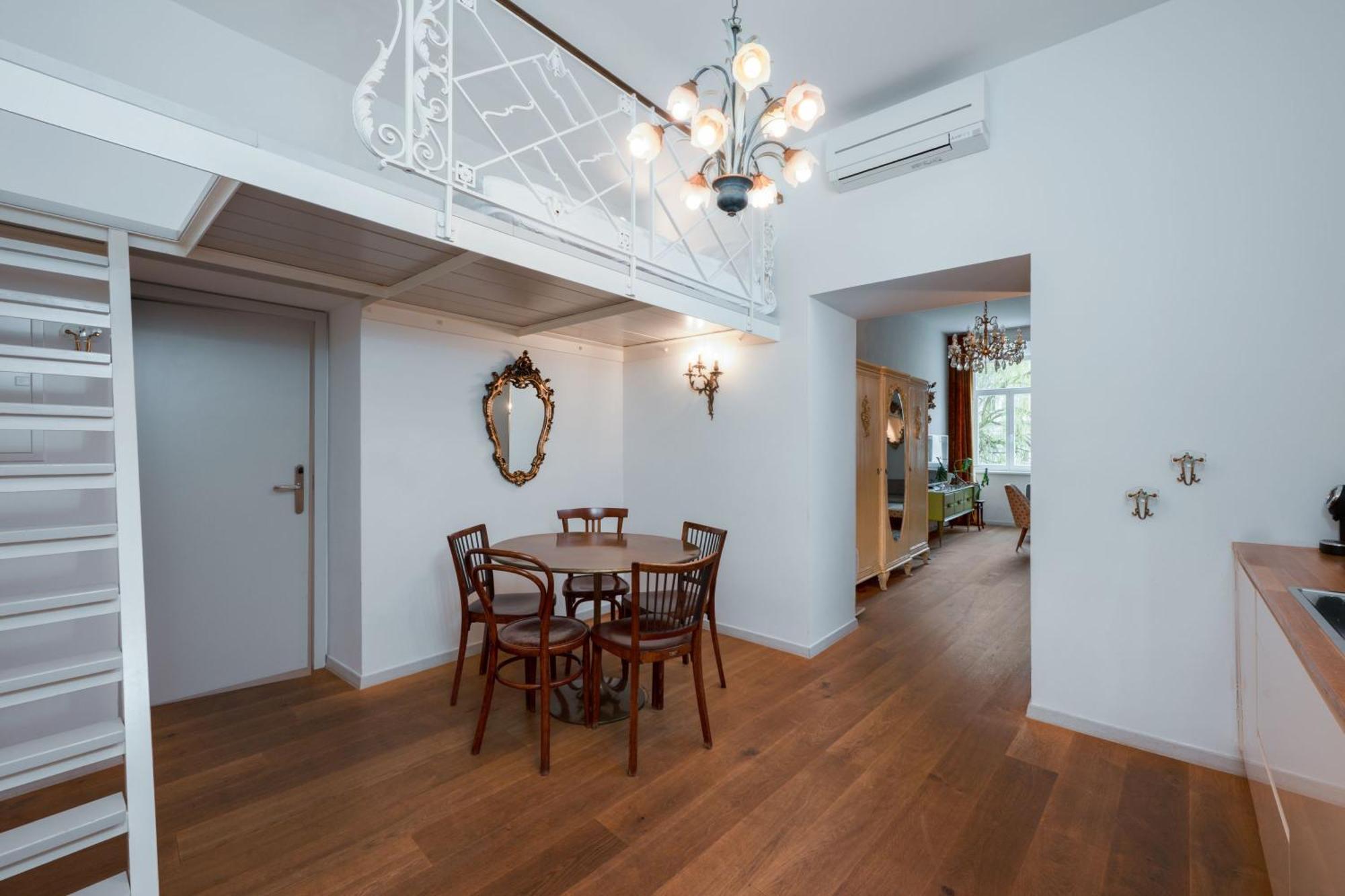 Tromostovje Apartments Любляна Экстерьер фото